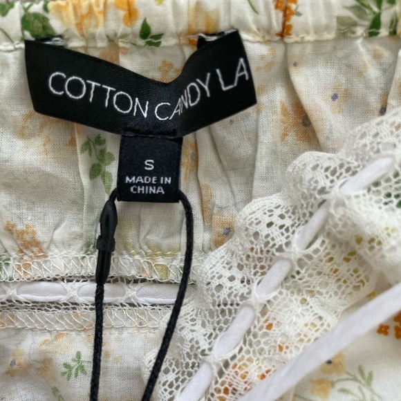 NWT Women’s Yellow Floral Blouse Crop Coquette Summer Casual Minimalist Lace - Picture 4 of 4